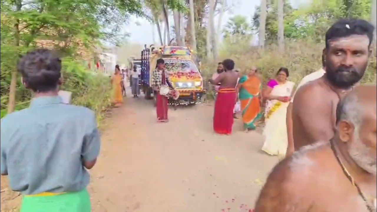 மண்ணூர் பத்ரகாளியம்மன் கூட்ரோட்டில் இருந்து நமச்சிவாயபுரம் செல்லும் அம்மன் வரவேற்பு விழா