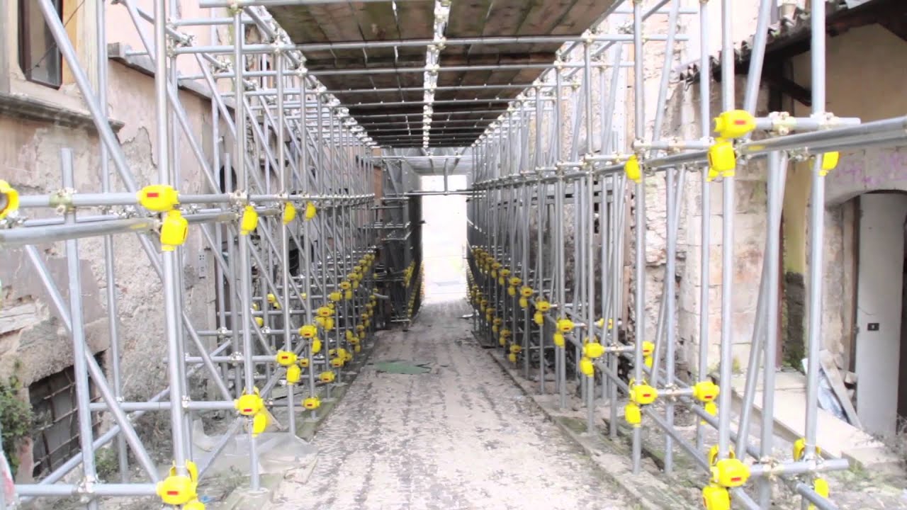 L'Aquila and the aesthetics of suspension