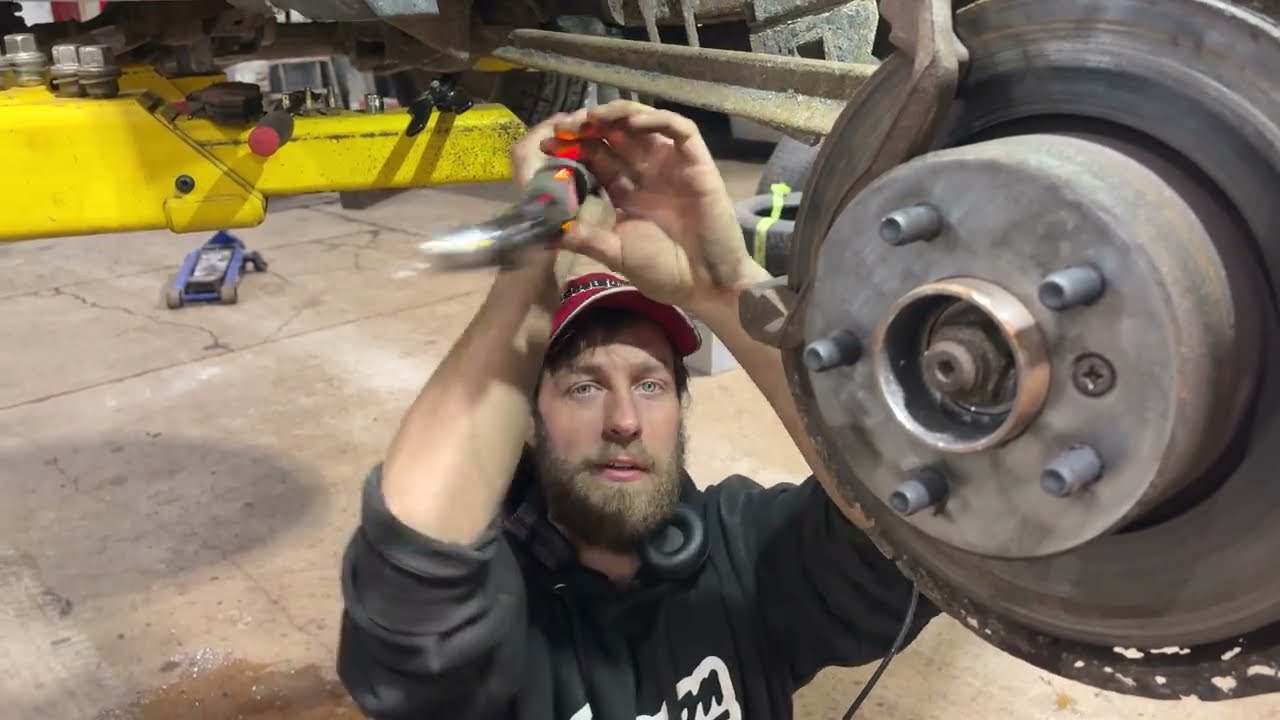 2001 Land Rover Discovery 2 Front Right Wheel Bearing Replacement