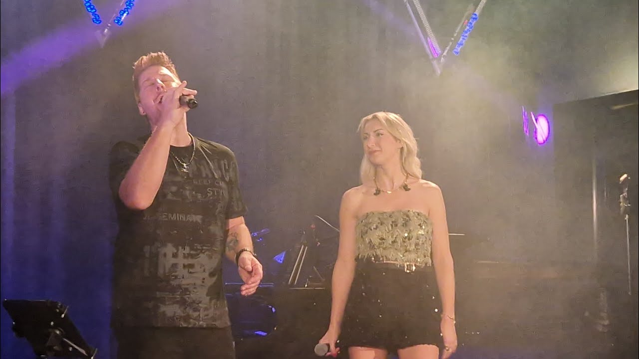 Michael Fischer und Anna Carina Woitschack bei der Burgauer Schlager Nacht.