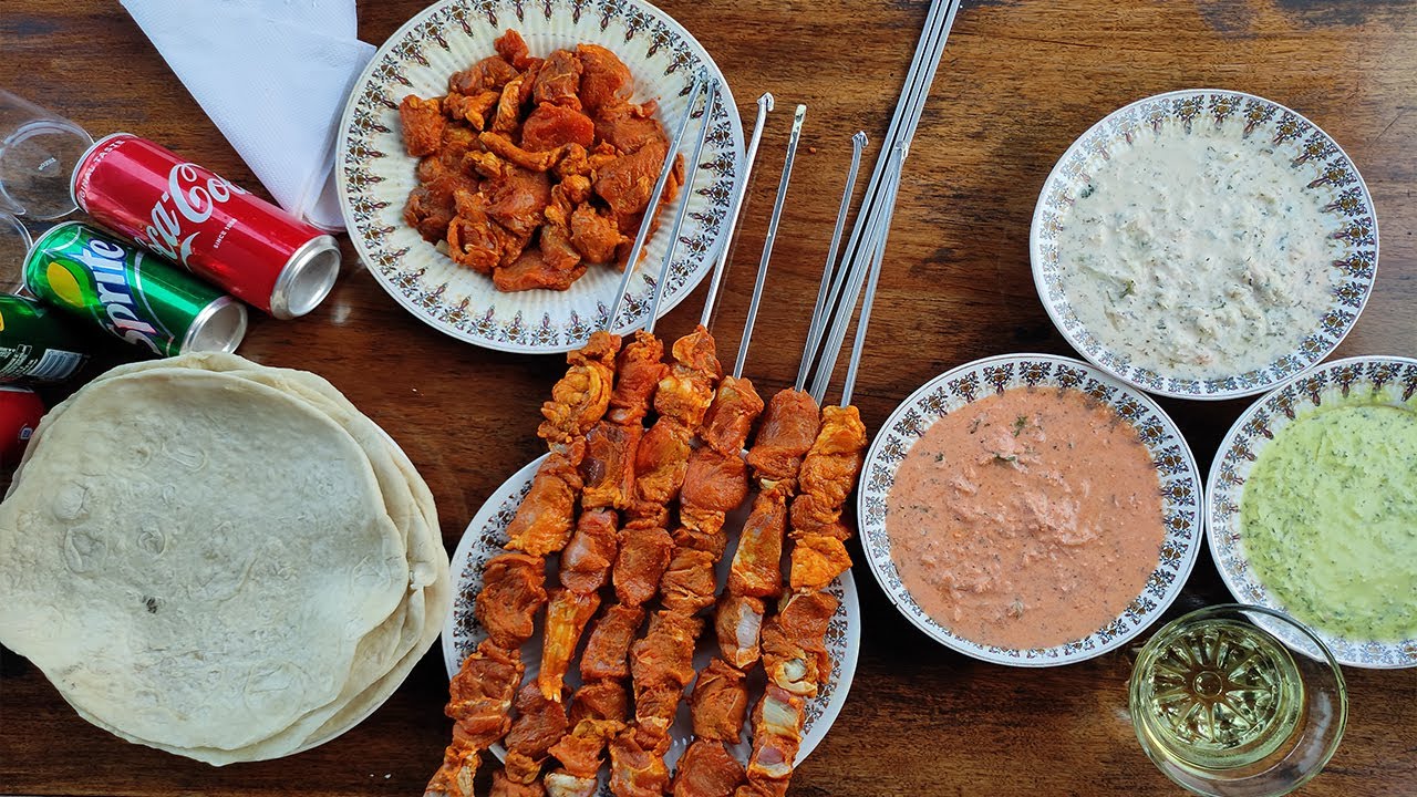 Khayam Style Seekh Tujji Barbecue at Houseboat in Nigeen || Kashmirfoods