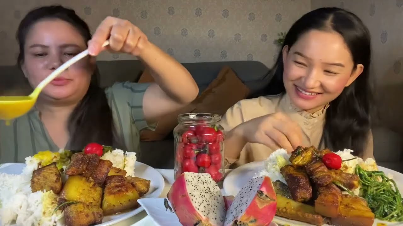 ईलामको मिठो अकबरे खुर्सानी पहेलो दाल,pork belly fry सॅंग mukbang 