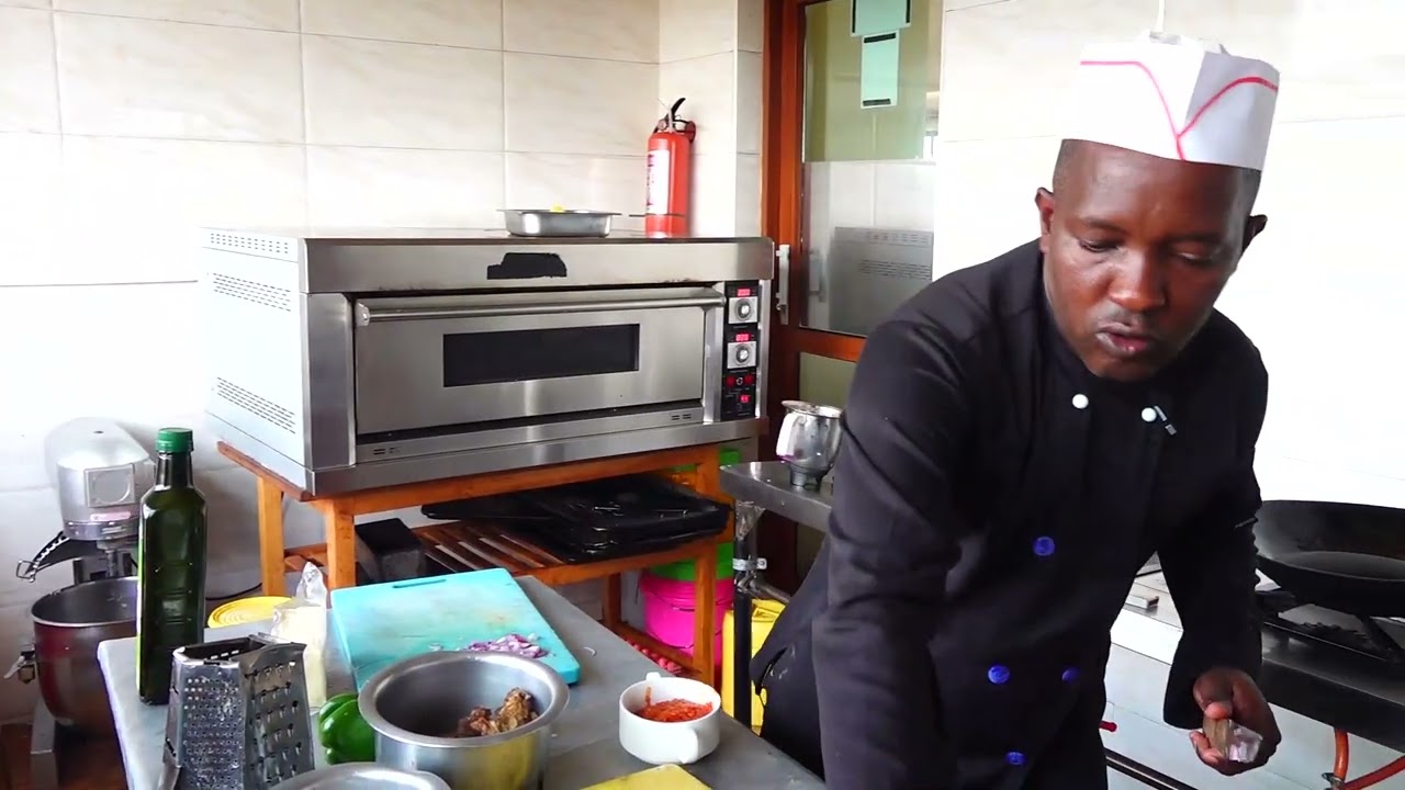ONA PIZZA LA KIITALIANO NDANI YA OMEGA VIEW  HOTEL