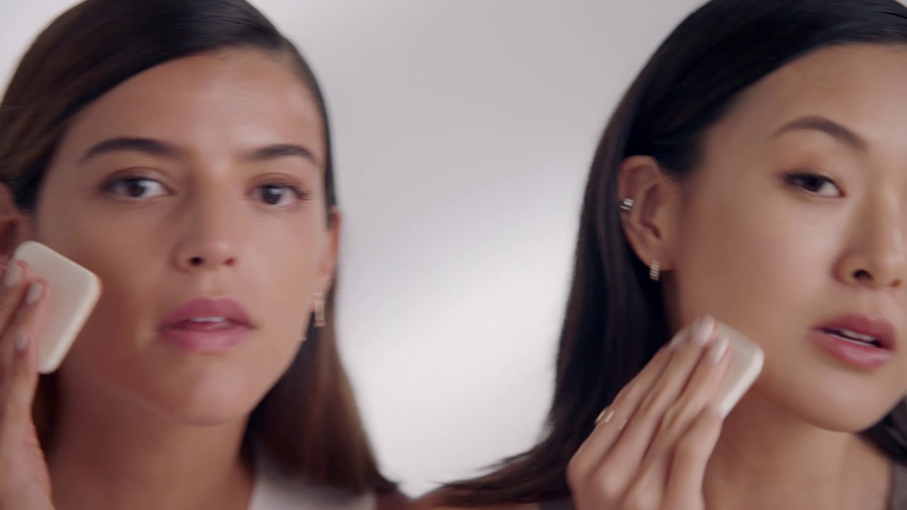 ELIZABETH ARDEN - Flawless Finish Sponge-On Cream Makeup Feat. Calu Rivero & Jen Chae