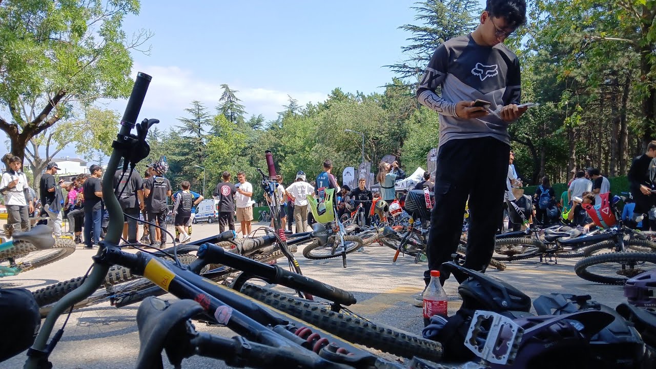 Bursa Uludağ Downhill Race 2025 / VLOG şelaleye gittik / ayı kovalamacası 2 @RamazanAyvazz