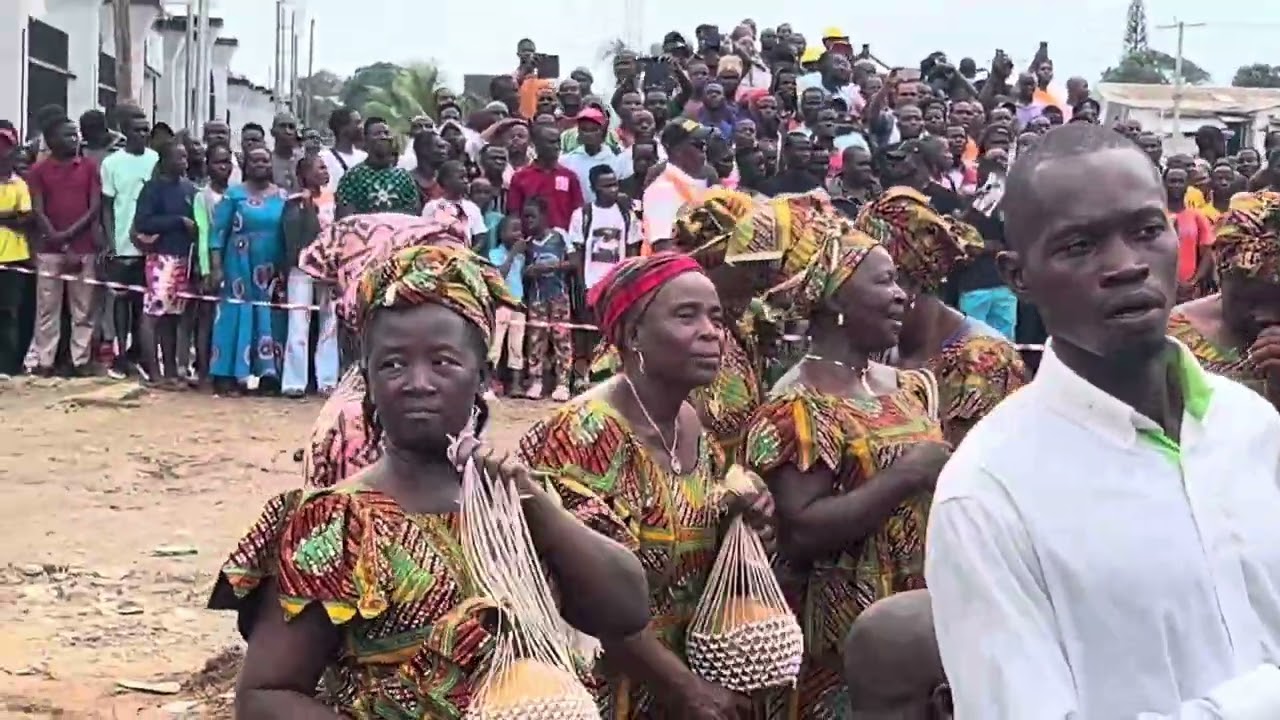 President Joseph Boakai arrives to break grounds for the overhead bridges construction in Congo Town