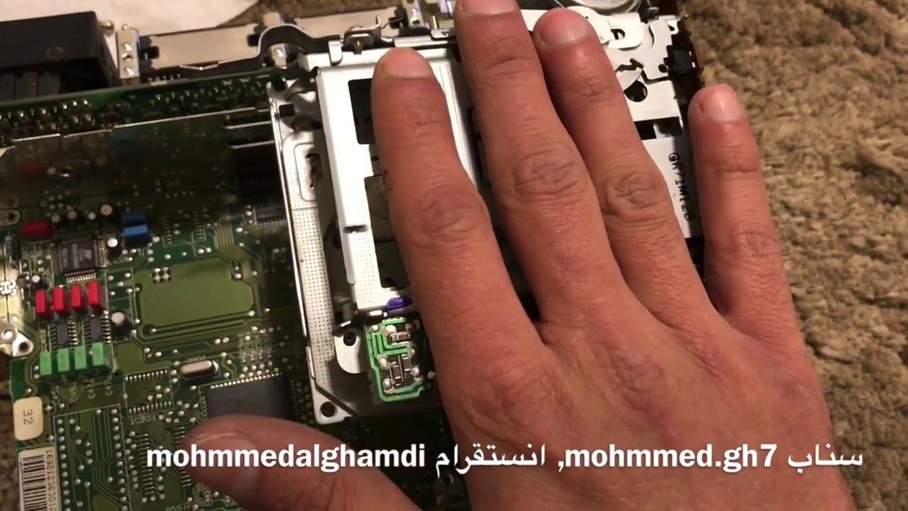 المحترف..تركيب AUX على مسجلات الطيبين ؛)