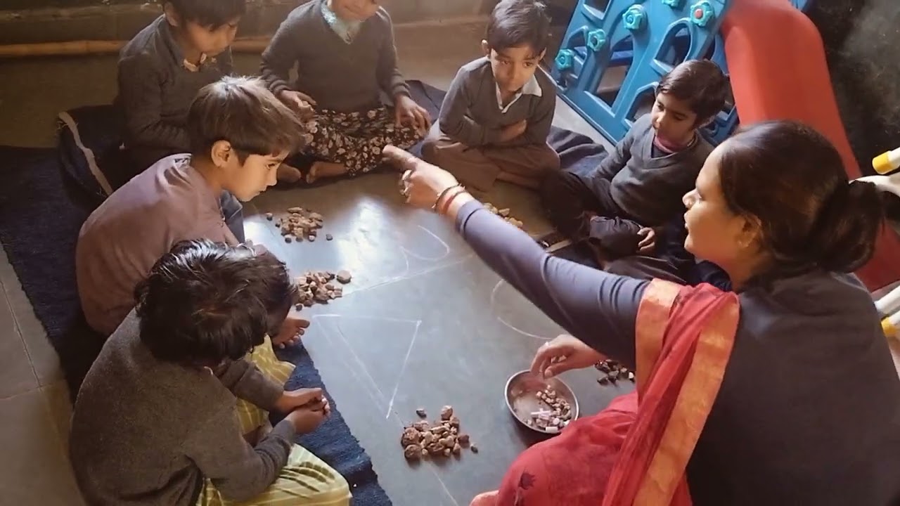D E C E project -  पत्थर से आकृति बनवाना