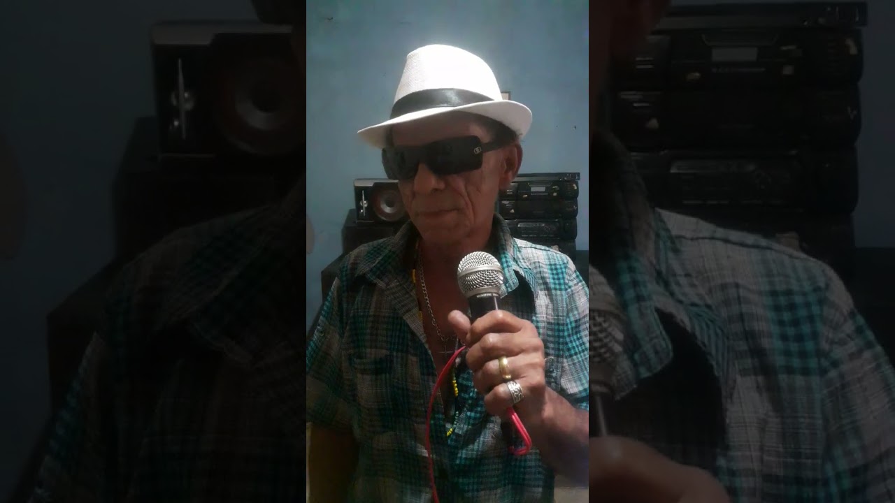 Luis do Brega cantando a música 