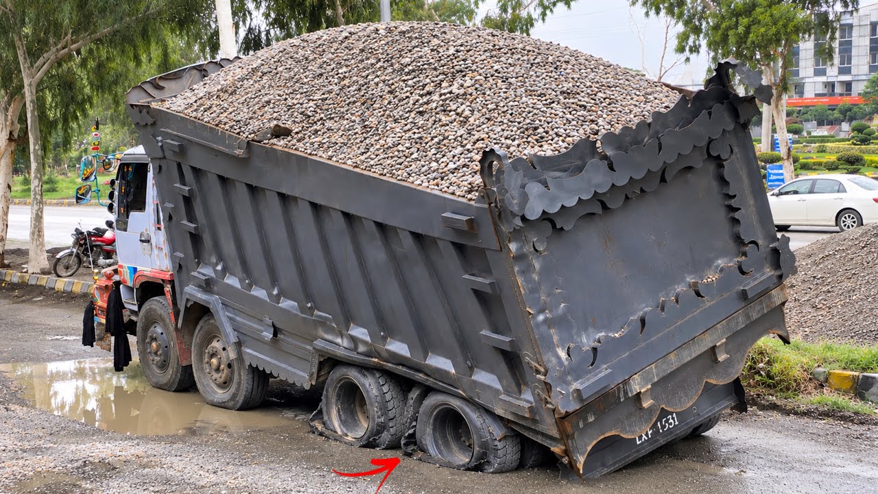 This Overloaded Truck Bent Under Extreme Weight | Emergency Heavy Repair