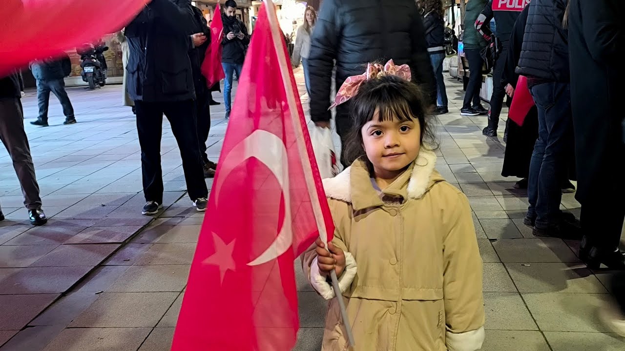 Zeytinburnu'nda Tek Bayrak