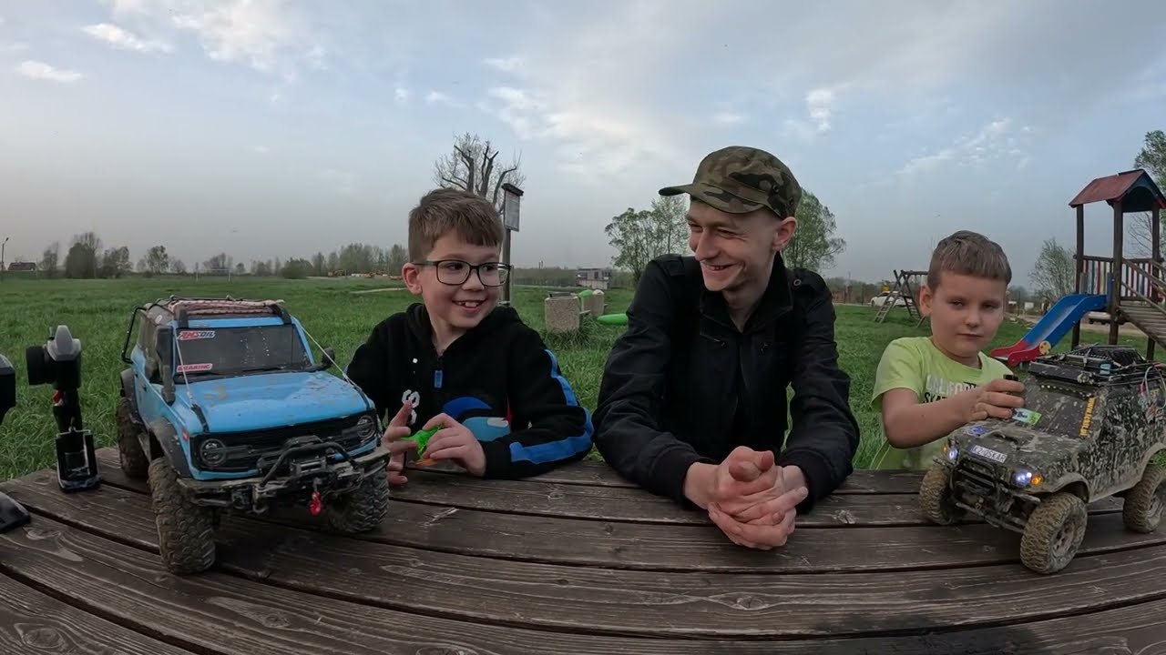 OSKAR & MAX  -  MST CFX vs BELUGA - RC MANIA TARN&Oacute;W - OFF ROAD RC 1/10