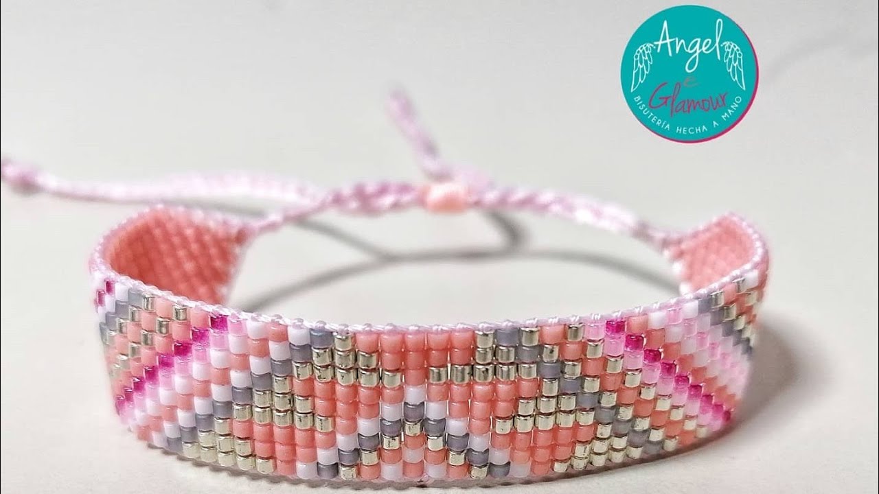 Pulsera en delicas elaborada en telar