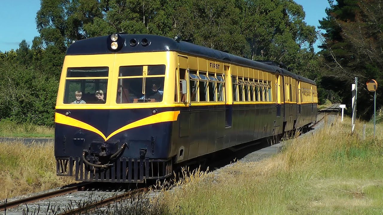 Walker Rail Motor in the Central Highlands: Australian Trains