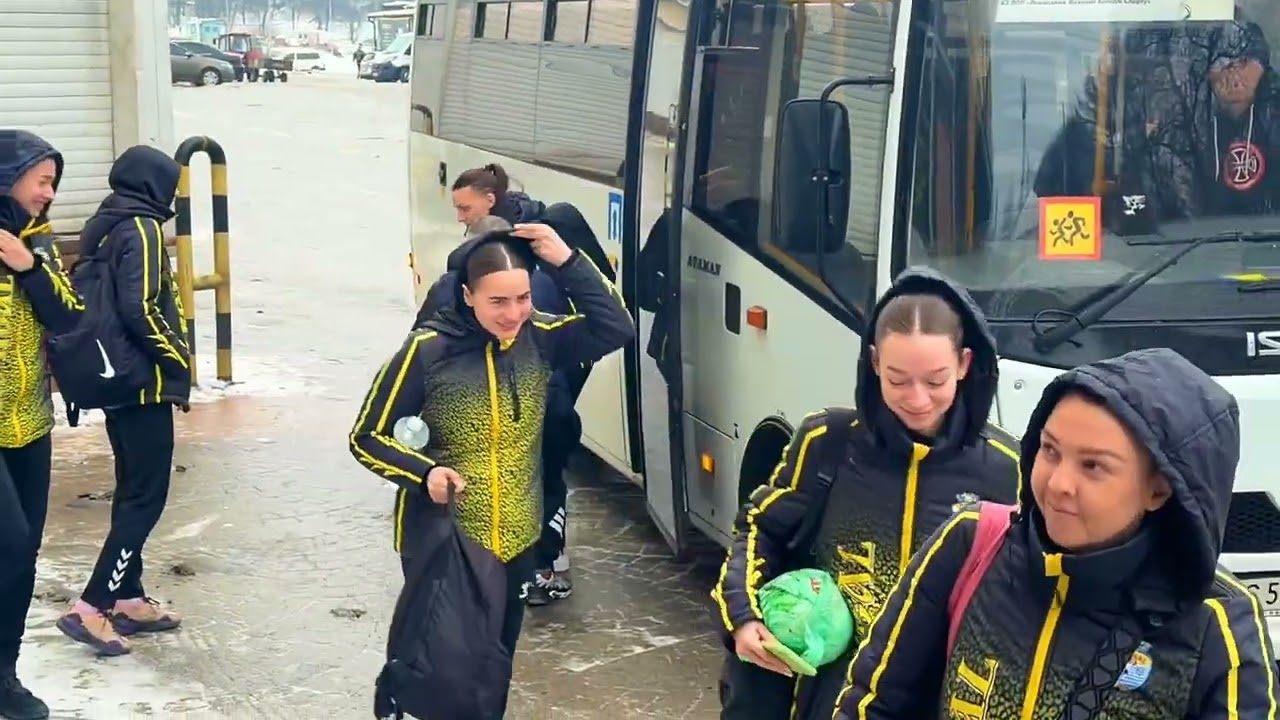 🚌 «Реал» і вболівальник N1 прибули на гру. Сьогодні перший матч року в Суперлізі