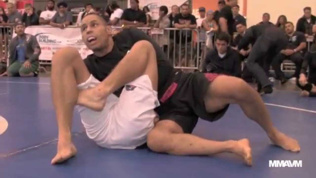 Javier Vazquez vs Cristyan Martins