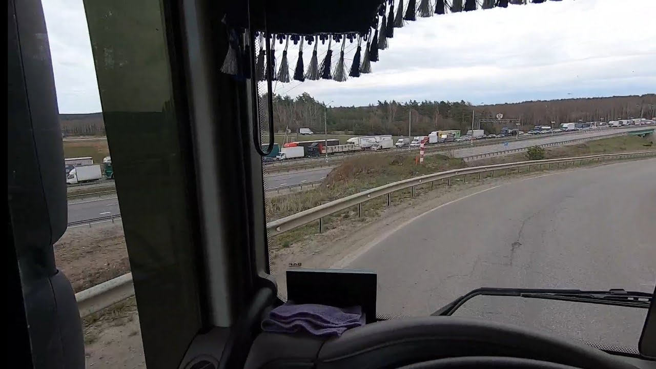 Это только в России?!Пропускной режим,Огромные пробки((Наработались