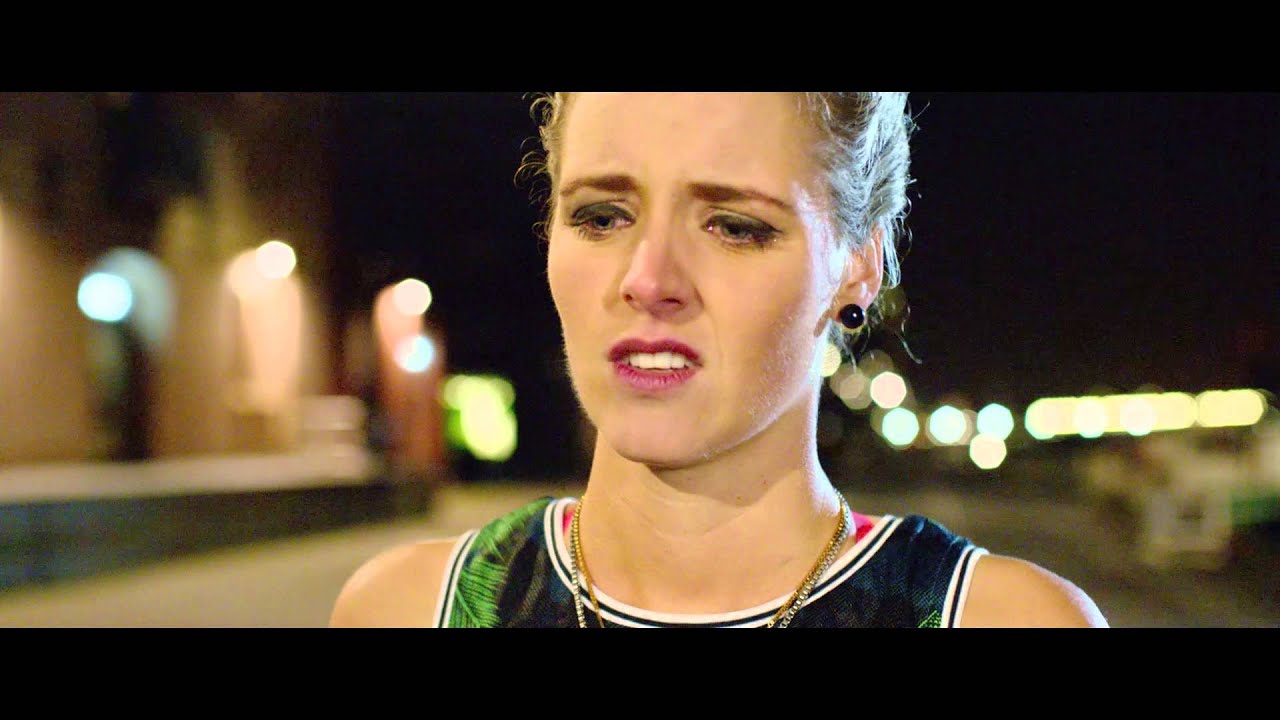 Fashion Chicks scene: Esmee raakt Max kwijt...