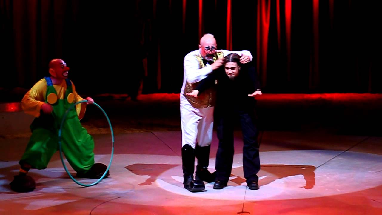 Clowns Karlo & Billy   Hula Hoop