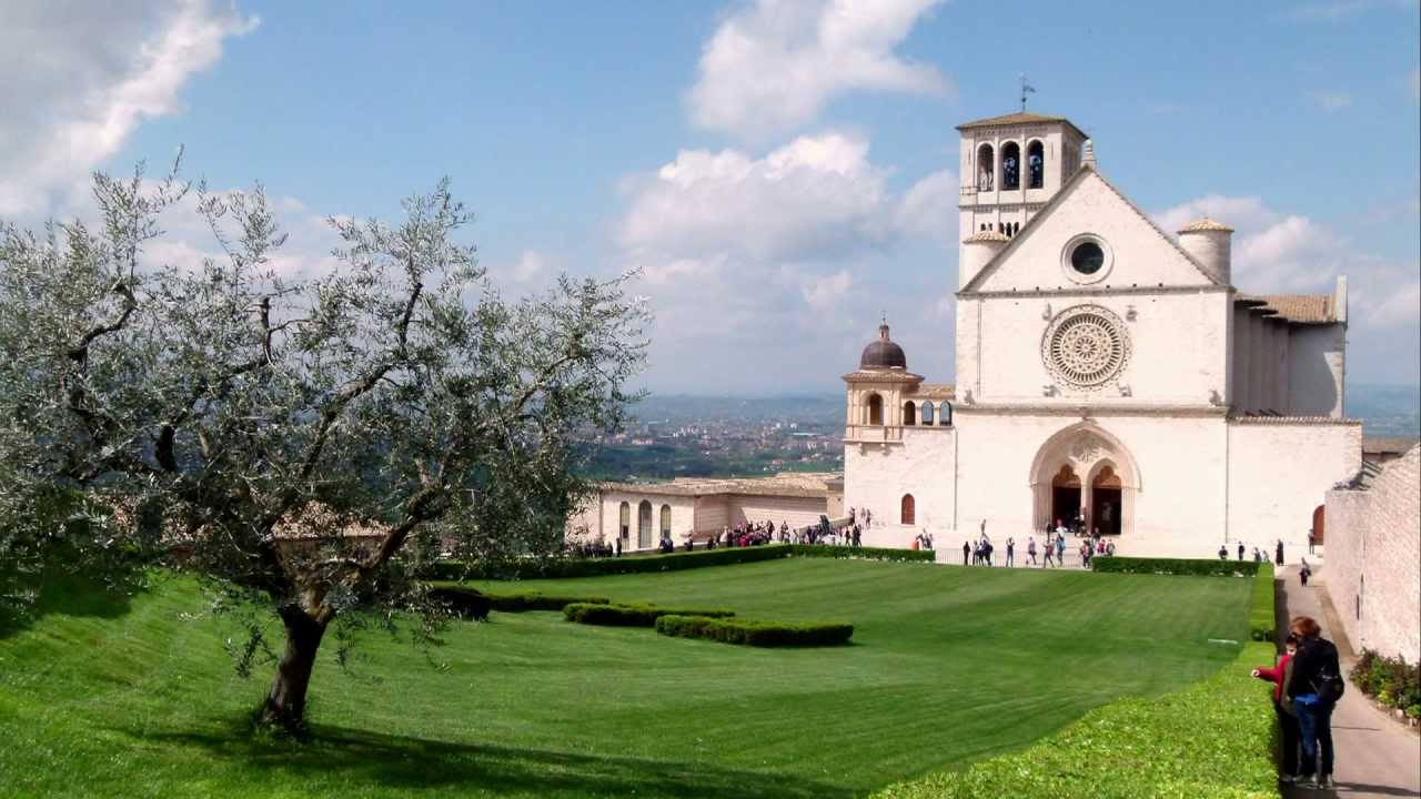 ASSISI - IL BOSCO DI SAN FRANCESCO IN PRIMAVERA - Full HD
