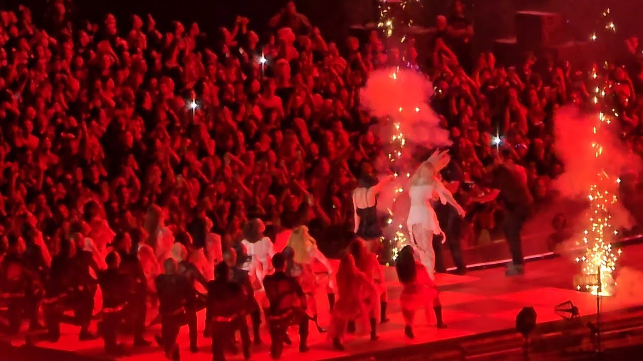 Poker Face live at VIVA LA MAYHEM in México, City - Lady Gaga. April 26, 2025.