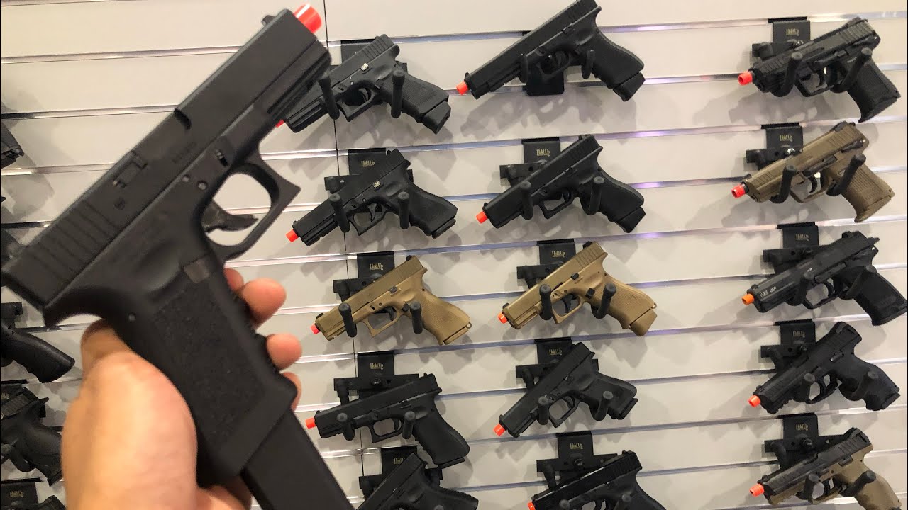 Elite Force Glock 18C, Glock 19X, серия M&P9 и револьвер M&P R8 | SHOT Show 2019