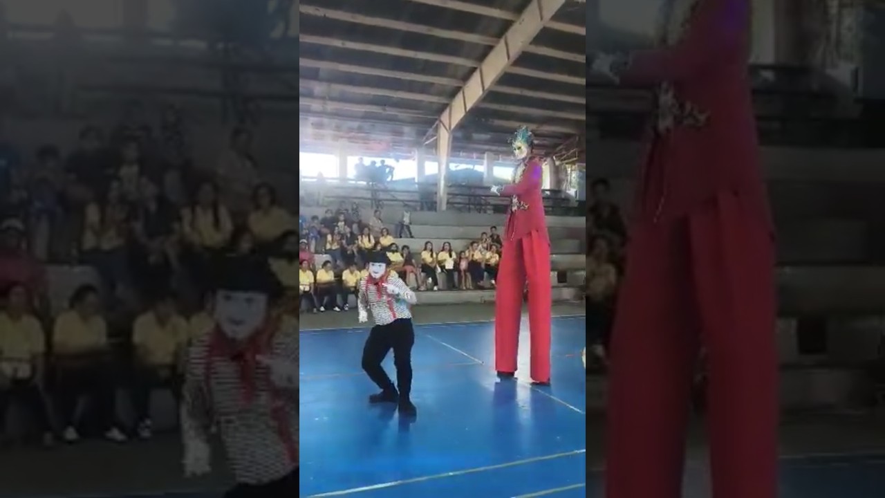 Stilts walker  