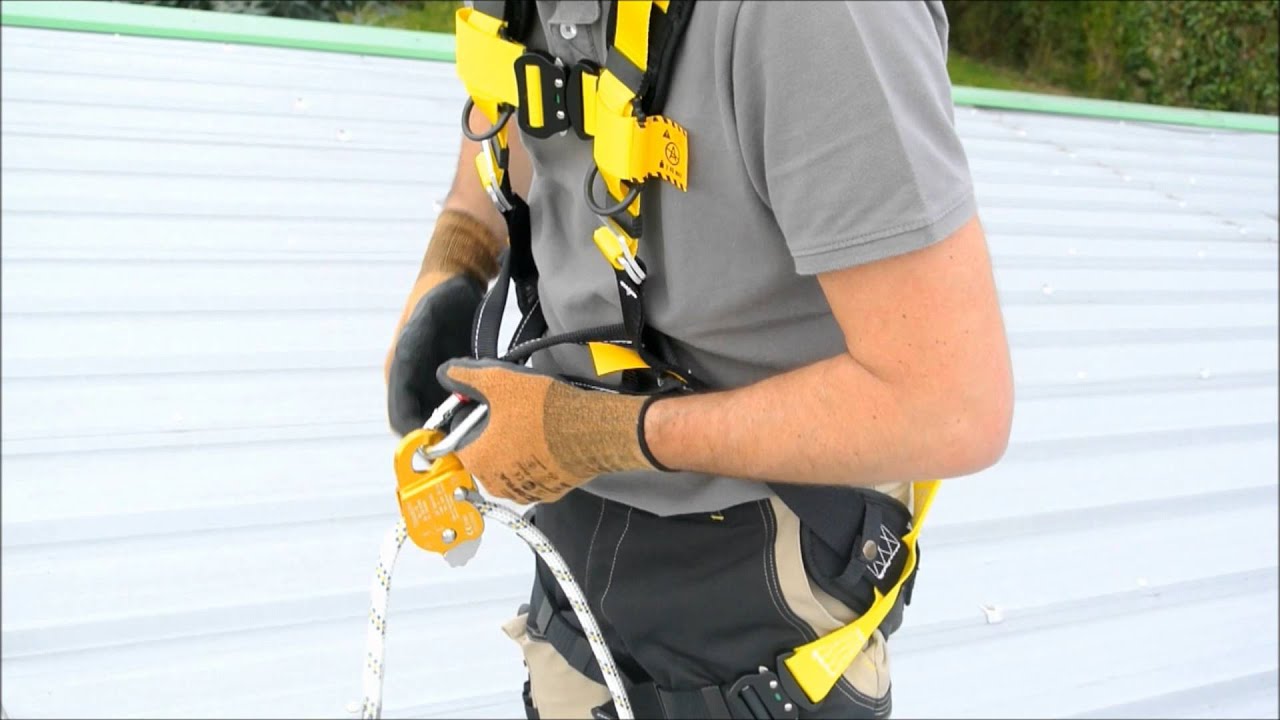 HarnaisPro Travaux en hauteur. Ancrage sur toiture + évolution avec antichute mobile sur corde