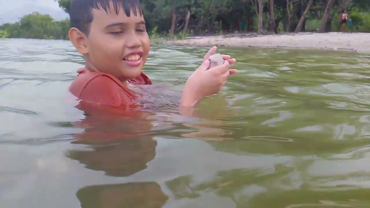 Banho, pescaria de piranha e muita diversão no lago do Zé Açú #Parintins#Amazonas