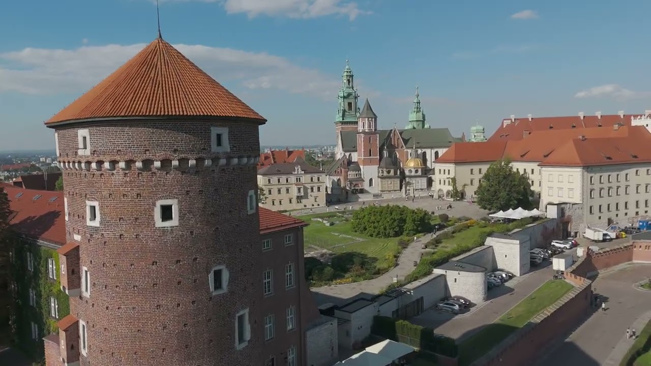 Zamek Królewski jakiego nie widziałeś #wawelcastle #krakow #drone 