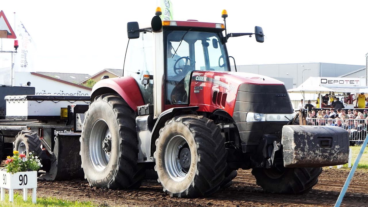 Case IH 310 Magnum doing the job in front of the sledge at Nr. Aaby Traktortræk 2021 | Pulling DK