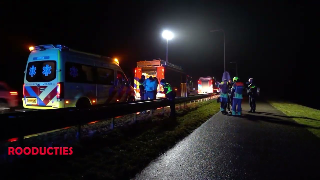 Grote inzet hulpdiensten bij melding persoon te water langs Markerwaarddijk