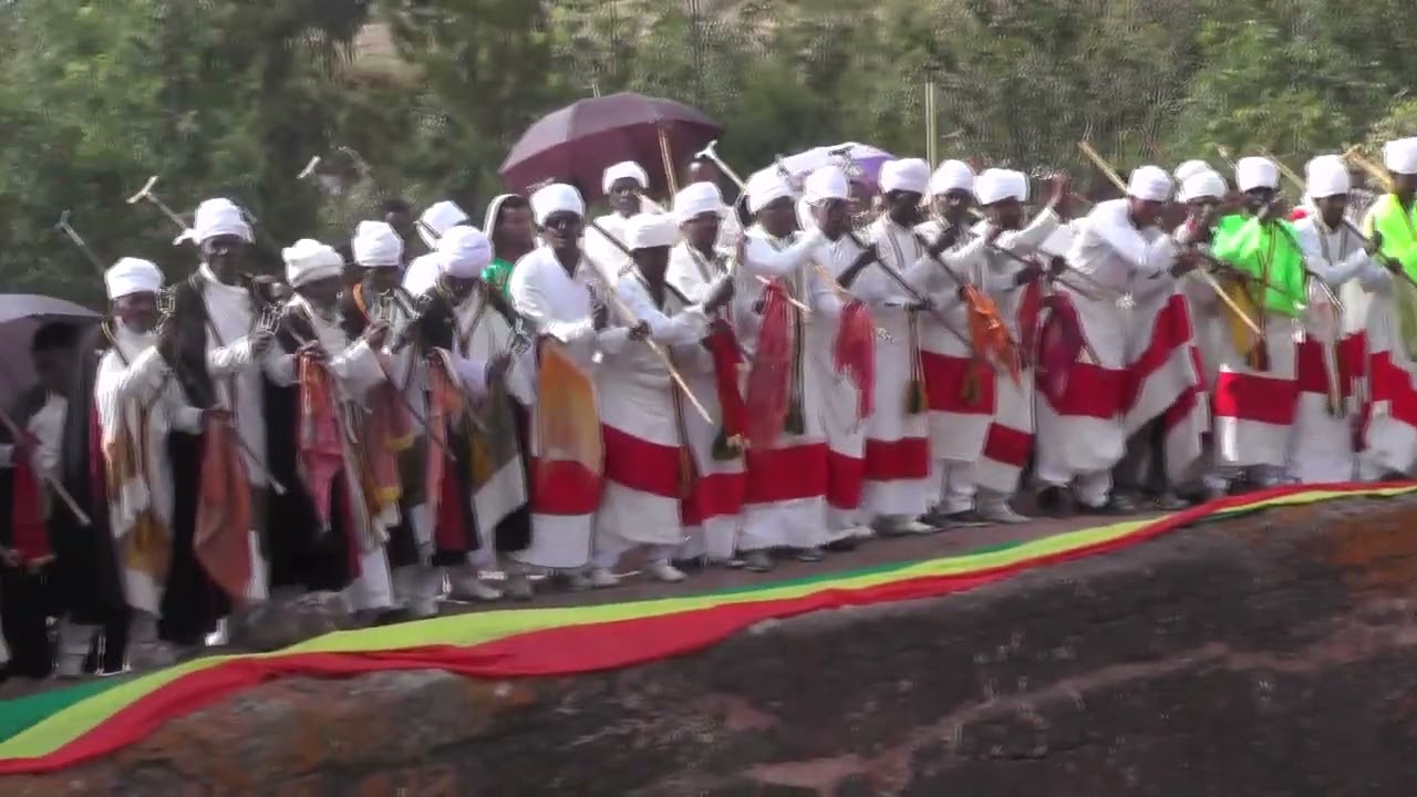 ስብረተ አጽሙ ለቅዱስ ጊዮርጊስ ክብረ በዓል በቅዱስ ላሊበላ    Saint lalibela