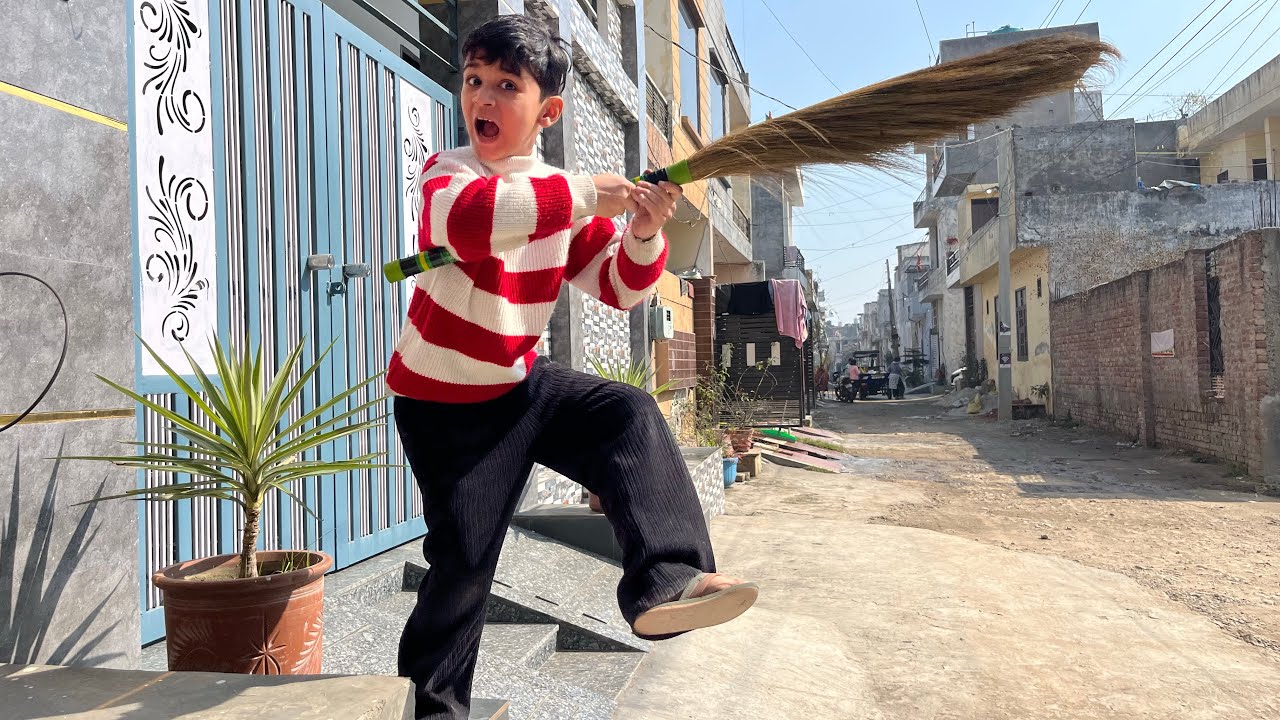 Austin ke Ghar par aaya girget Bhago🤷🤷