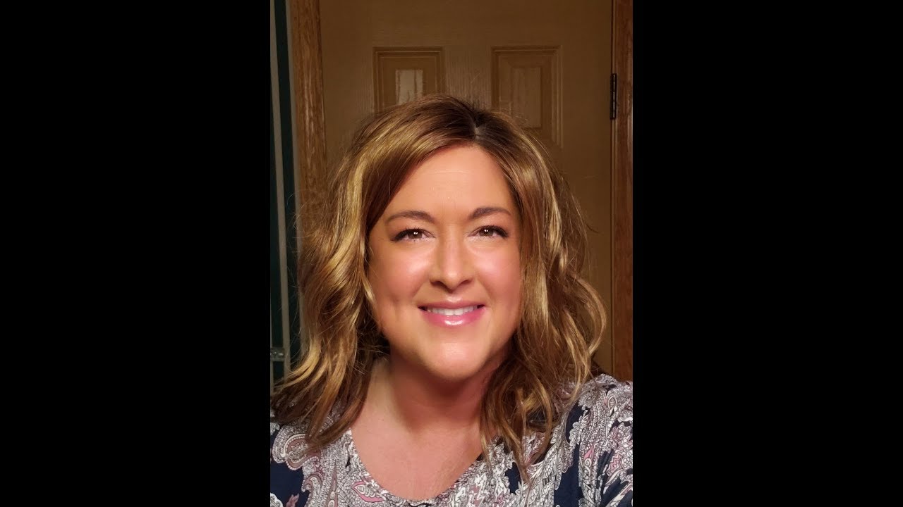 WIG REVIEW: Estetica Ocean in the color R30/28/26 RT4
