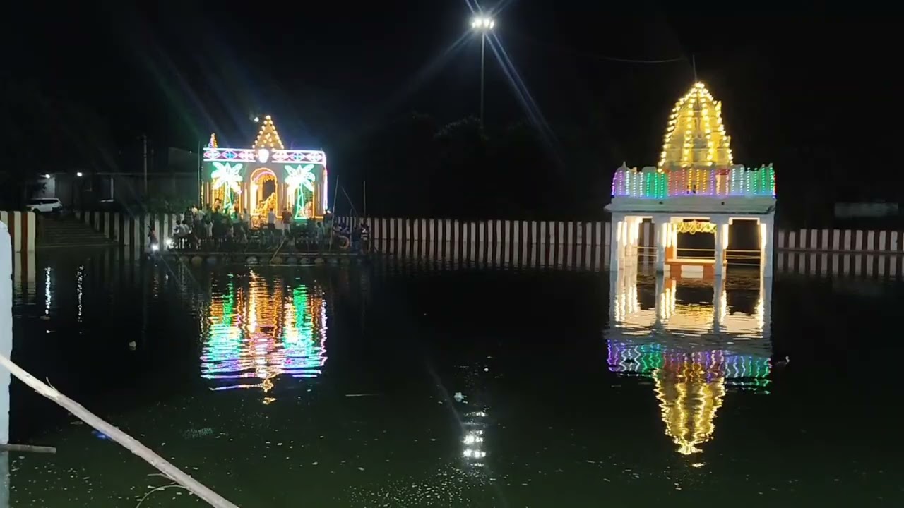 1 February 2026 தைப்பூசத் திருவிழாவை முன்னிட்டு சமயபுரம் மாரியம்மன் தெப்பத் தேரில் காட்சியளித்தார்.