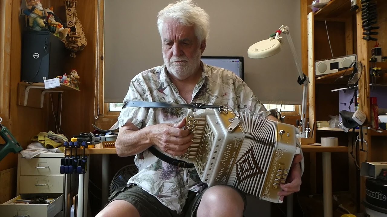 Ffidl Ffadl - Lester - Melodeon
