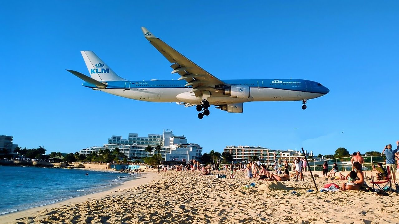 Plane Spotting at St Maarten Airport