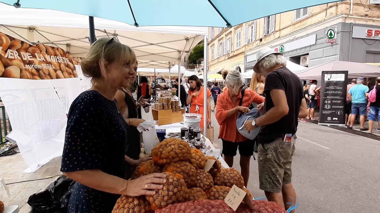 A Fiera di a nuciola: 20 ans, la fleur de l'&acirc;ge