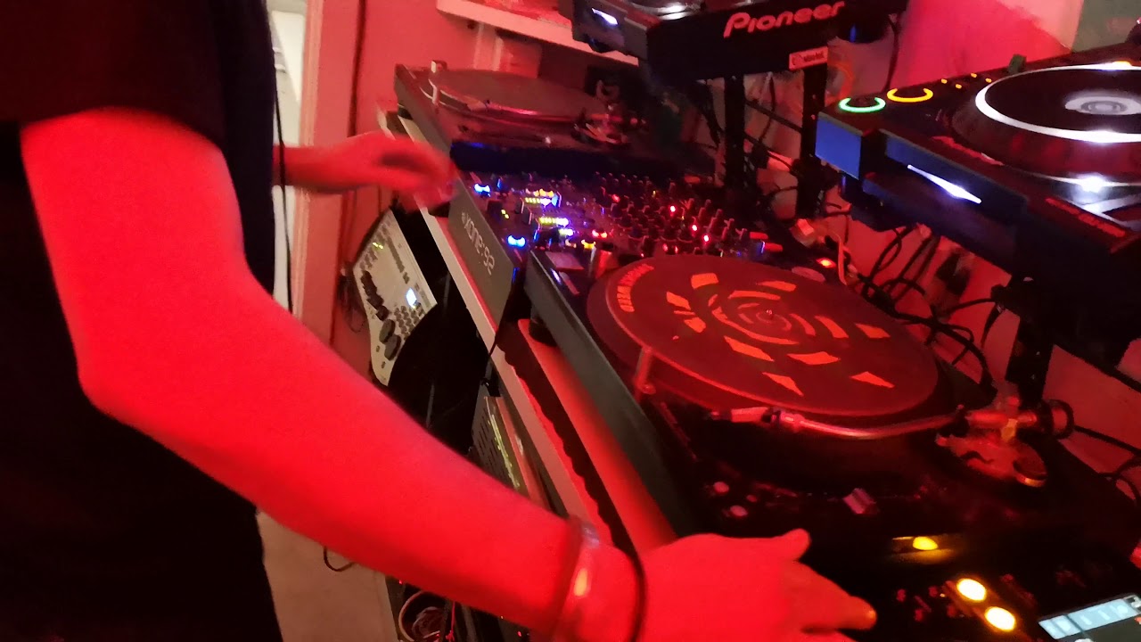 Unaikox "Intro set" @ E.M.A SHOWCASE 23.3.19 @ Txalintxo Taberna (Azkoitia)