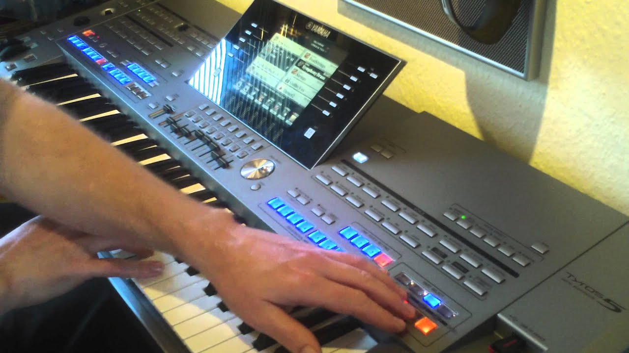 The Thorn Birds Theme - Tyros 5, Played by Leo Vang