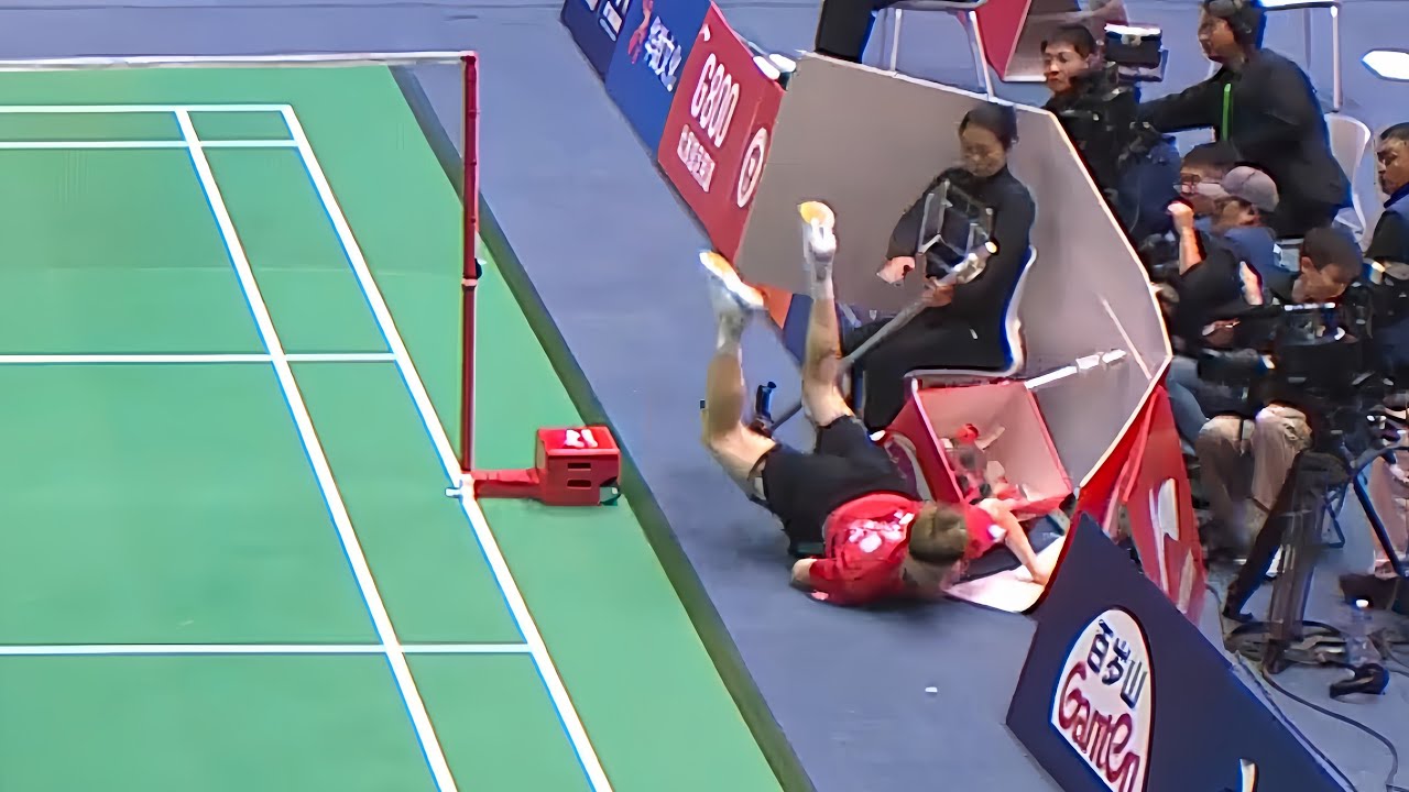 Unexpected Moments Badminton