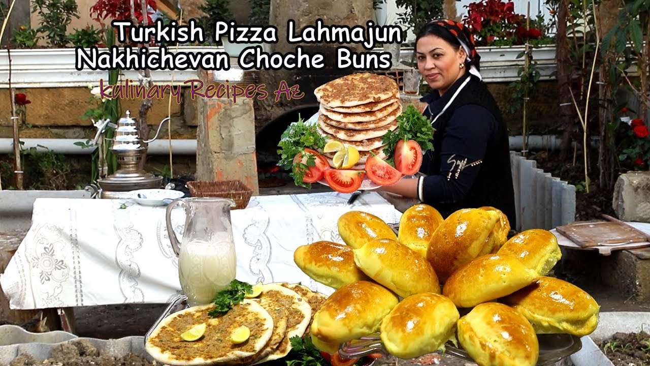 I cooked amazingly delicious lahmacun in a brick oven!