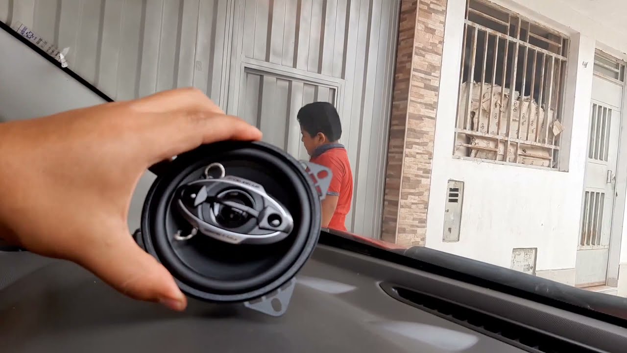 Como cambiar las bocinas o parlantes delanteros del chevrolet spark gt