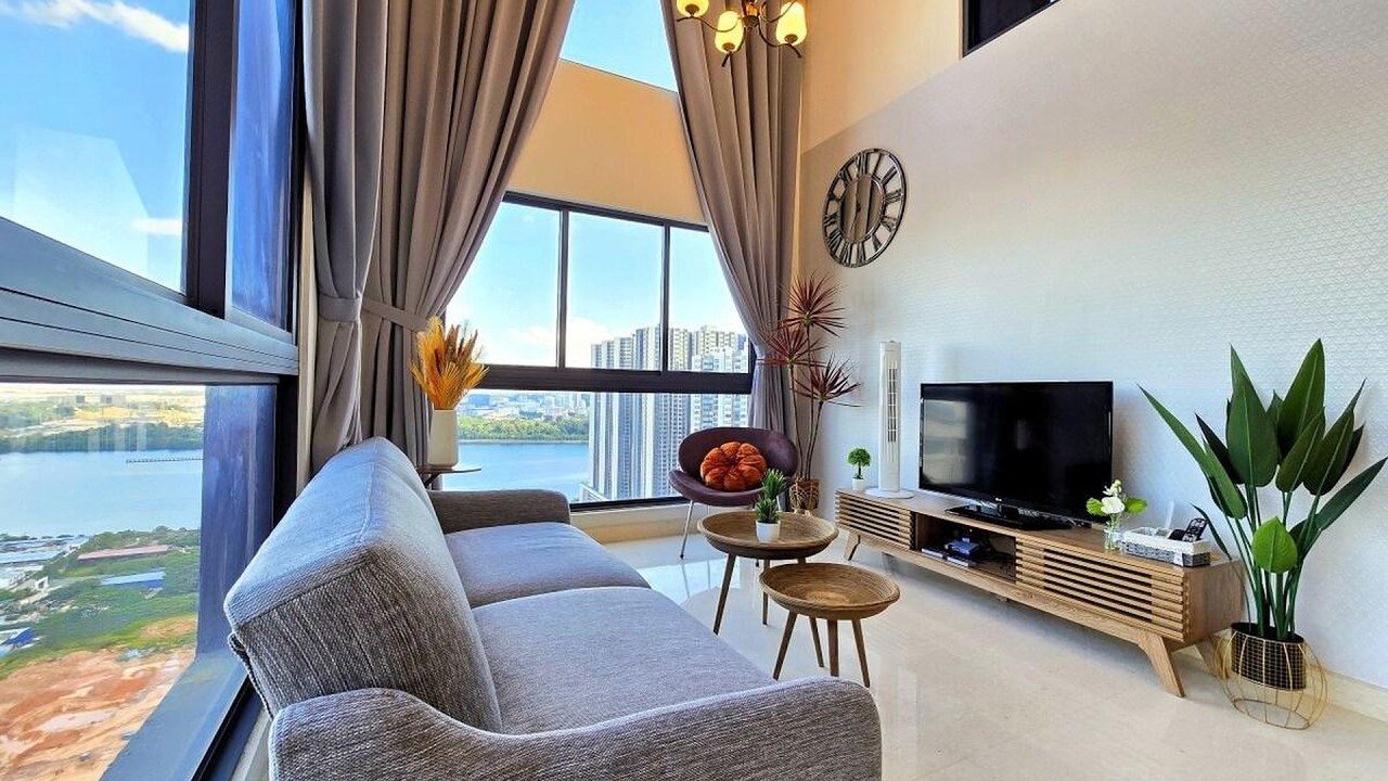 Loft Suite Seaview near JB CIQ 7pax | Johor Bahru, Malaysia | Hotel Review ⭐