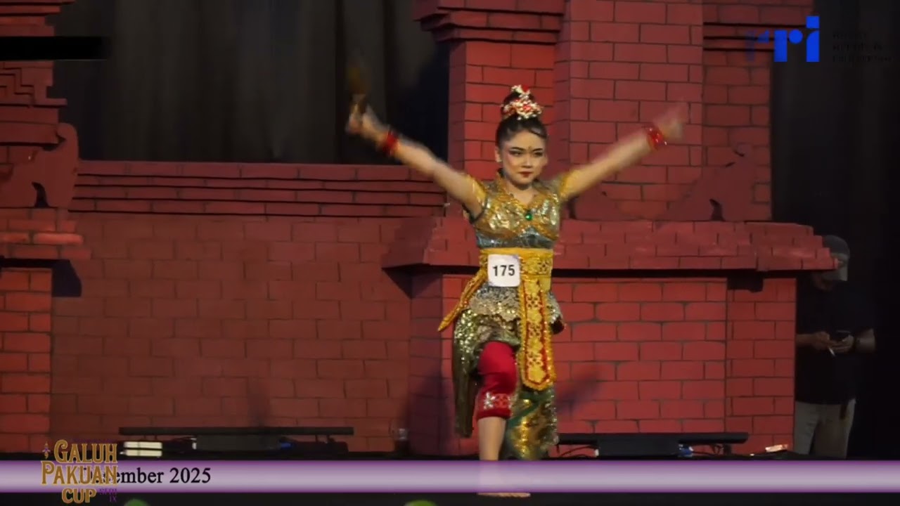 PANGGUNG B NO PESERTA 172 DAN 175 KATEGORI PESERTA TUNGGAL JUNIOR
