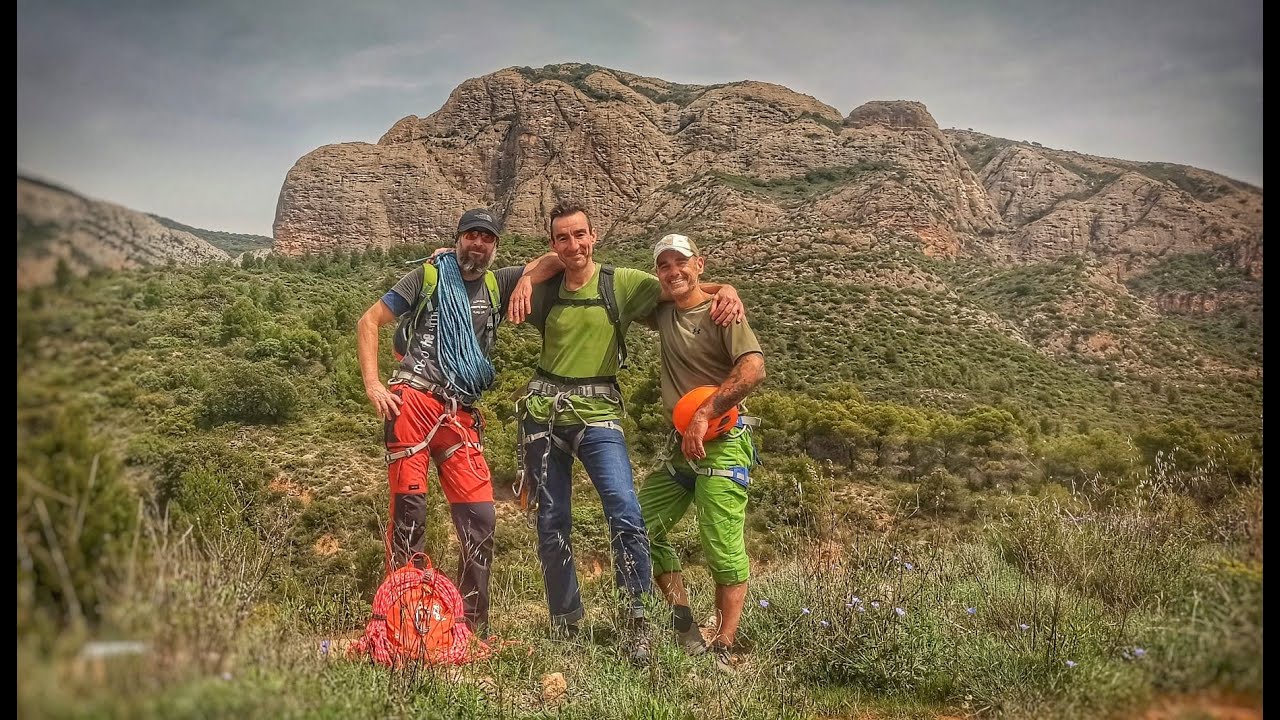 Dos Diablos en el Corazón. V 200 metros.  Peña Rueba