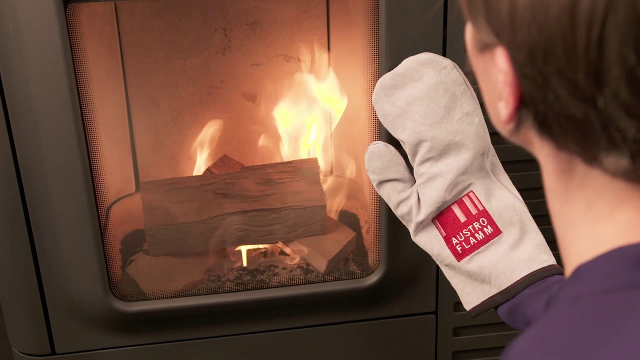 Austroflamm Mo Duo Hybride kachel (pellets/hout) - Productvideo