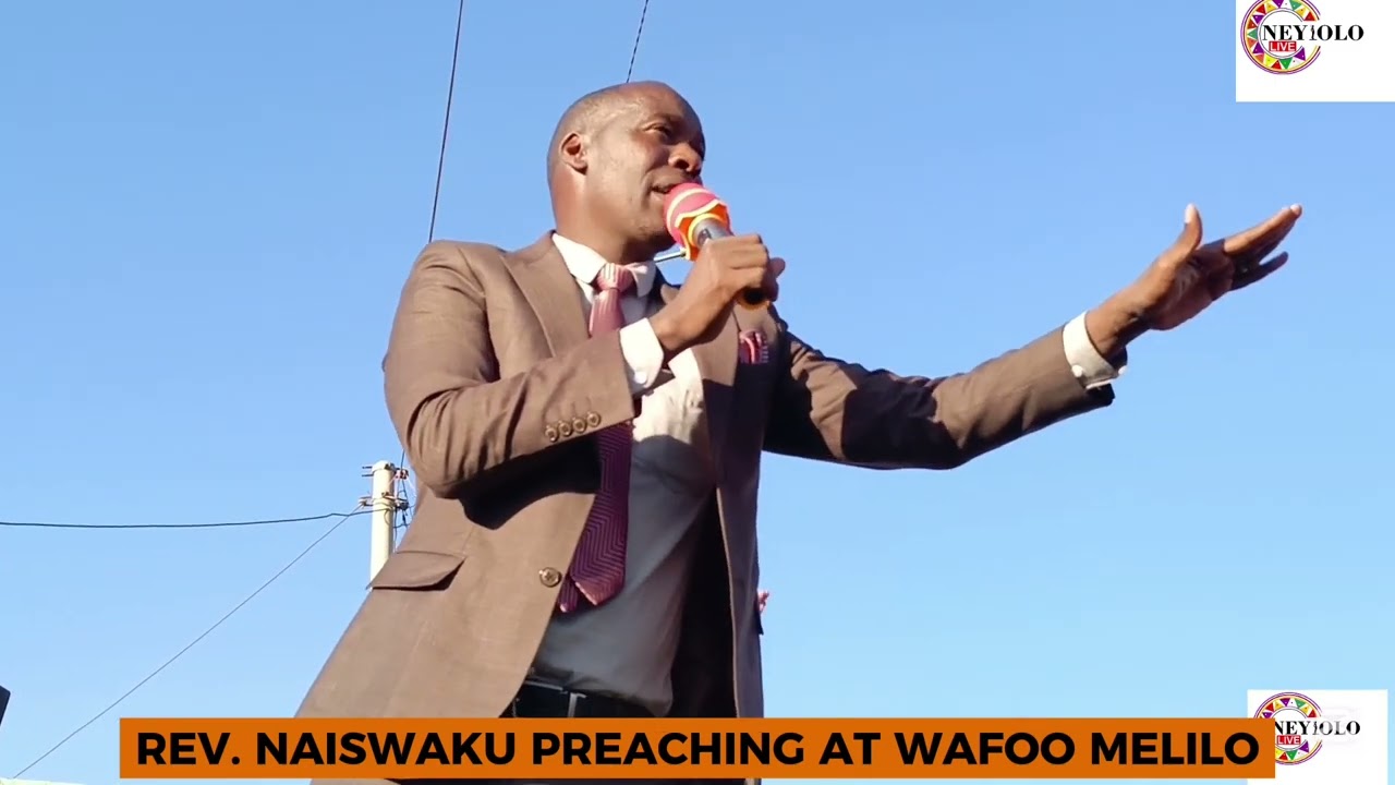Rev. Olel Naiswaku preaching at Wafoo