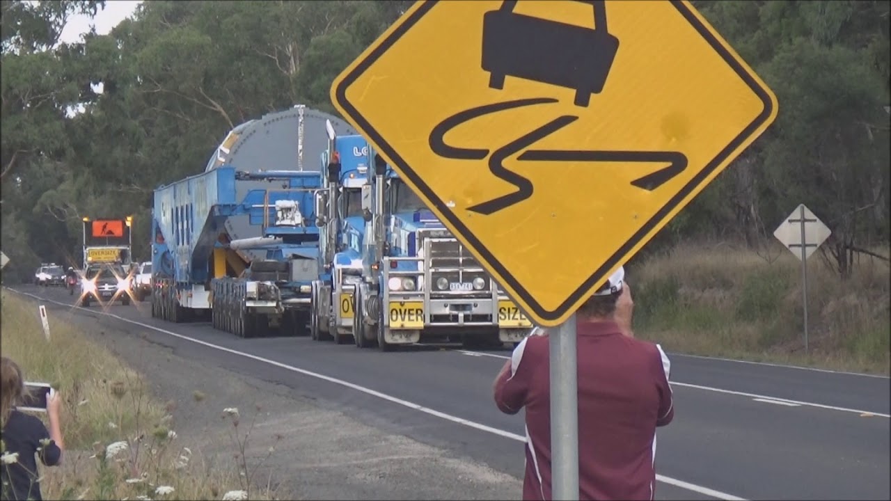 Moving a 256 tonne power generator with some serious haulage.